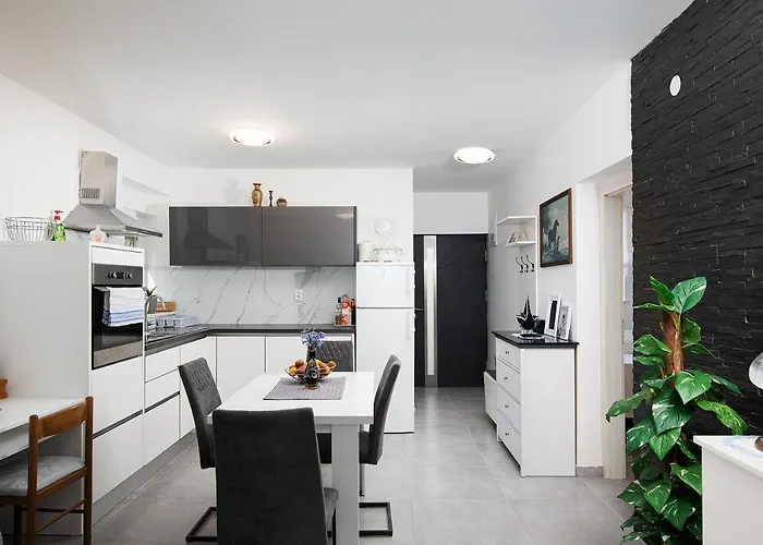 Sea View Apartment With Free Parking