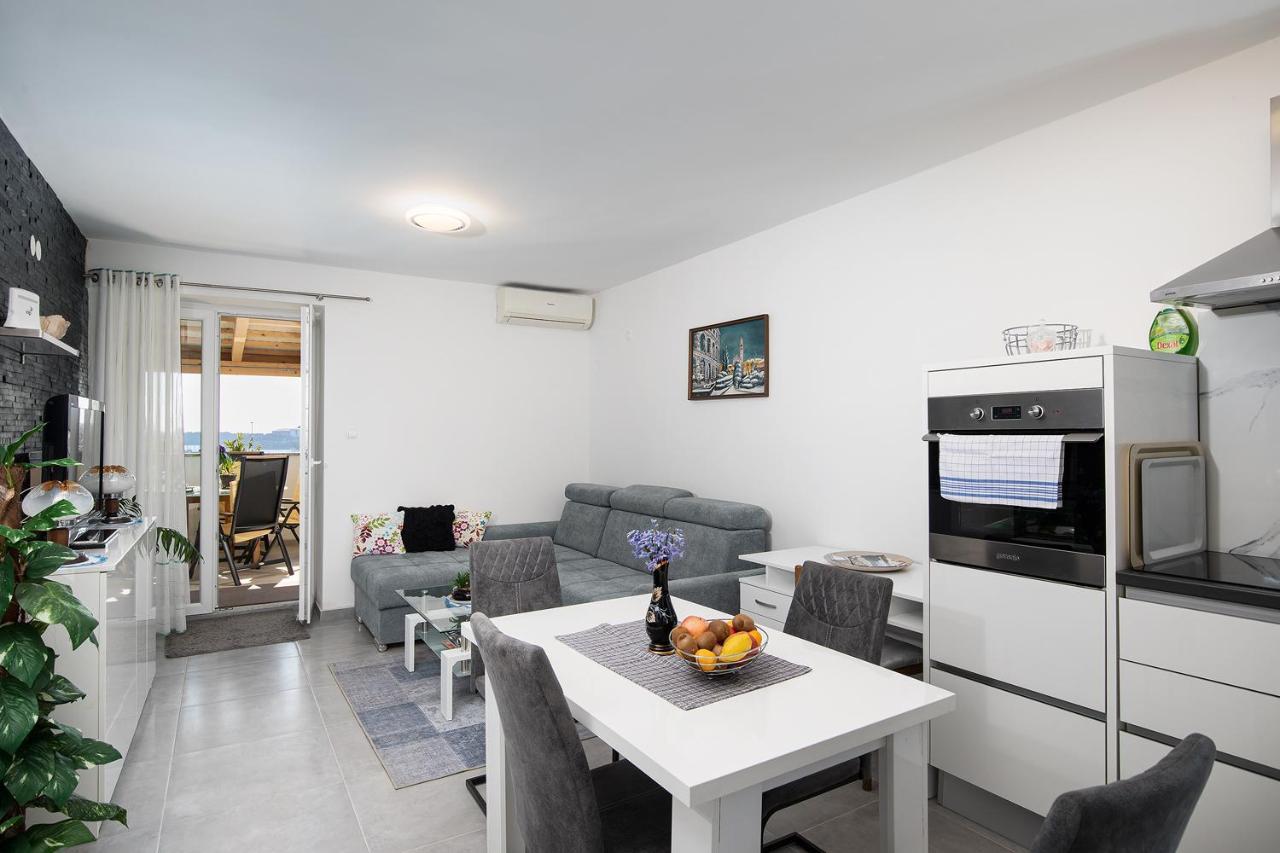 Apartmán Sea View With Free Parking Pula
